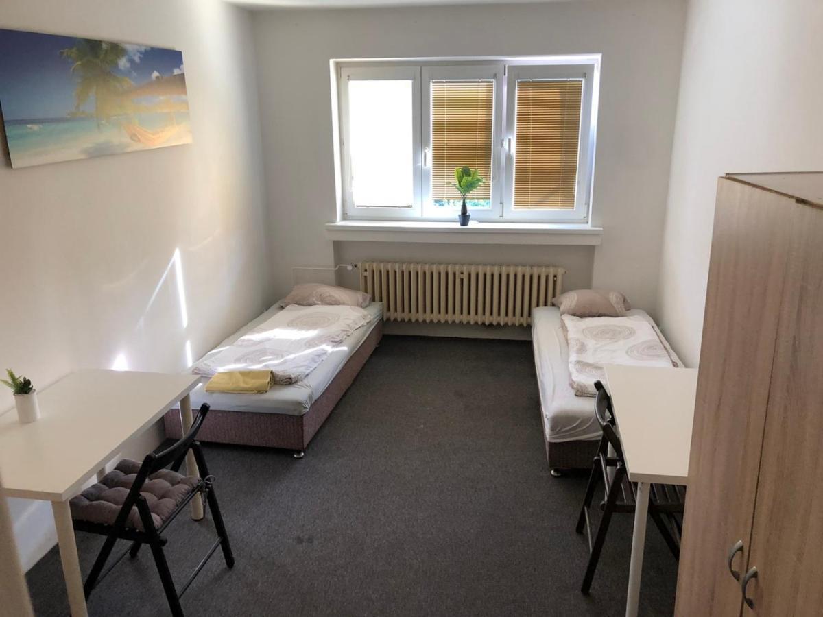 Hostel House Near Bvv-Vystaviste ブルノ エクステリア 写真